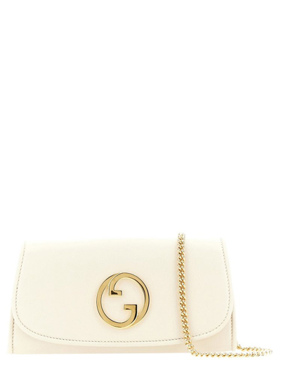 Shop Gucci Logo Plaque Chain Linked Wallet In White