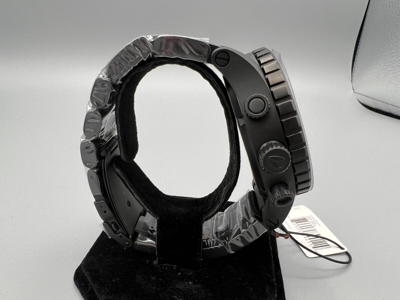 Pre-owned Nixon Devil Red Hands, Carbon Matte Black  51-30 Men's Steel Watch - A083-2298