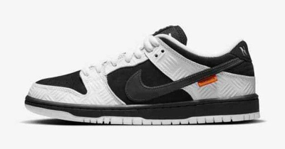 Pre-owned Nike Tightbooth ×  Sb Dunk Low Pro Qs Black And White Fd2629-100 Men's Size