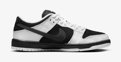 Pre-owned Nike Tightbooth ×  Sb Dunk Low Pro Qs Black And White Fd2629-100 Us Men's 4-14