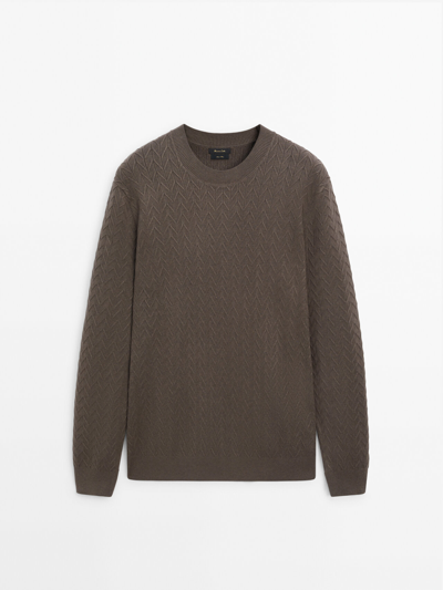 Shop Massimo Dutti Strickpullover Mit Rundausschnitt Und Zickzackmuster In Helles Rostbraun