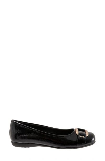 Trotters Sizzle Signature Flat In Black Patent