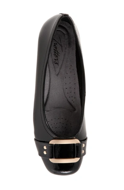 Trotters Sizzle Signature Flat In Black Patent