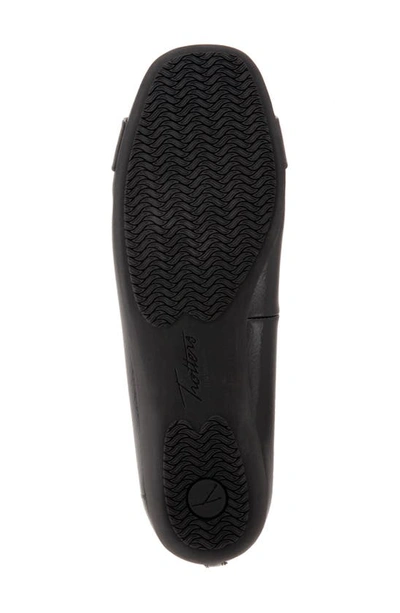 Trotters Sizzle Signature Flat In Black Patent