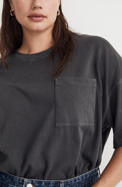 Shop Madewell Garment-dyed Oversize Cotton Pocket T-shirt In Black Coal