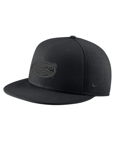 Shop Nike Men's  Black Florida Gators Triple Black Performance Fitted Hat