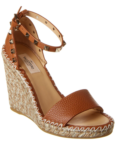Shop Valentino Rockstud 95 Grainy Leather Wedge Sandal In Brown