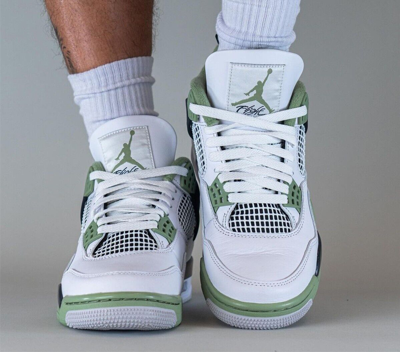 Pre-owned Jordan Air  4 Retro Seafoam Aq9129-103 Women Size 6.5w-9.5w In Green