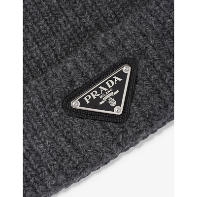Prada Mens Grey Brand-plaque Cashmere And Wool-blend Beanie Hat In Grey