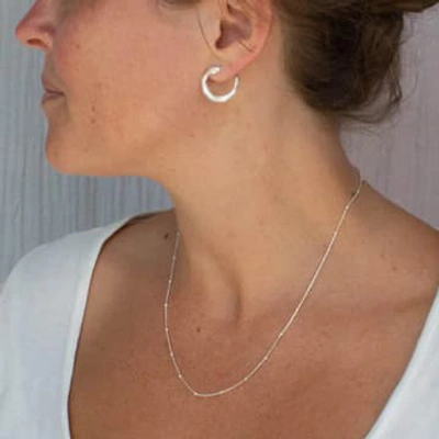 Shop Annie Mundy Yn115 Silver Studded Snake Chain Necklace 20-22" In Metallic