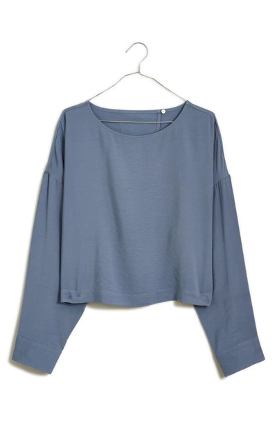 Shop Madewell Relaxed Tulip Back Crop Top In Sunfaded Indigo