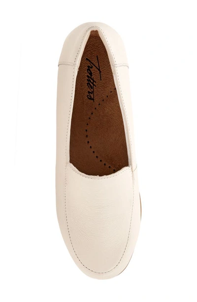 Trotters Deanna Loafer In Bone