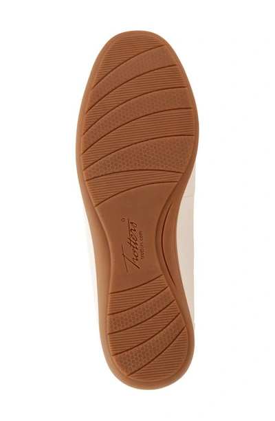Trotters Deanna Loafer In Bone