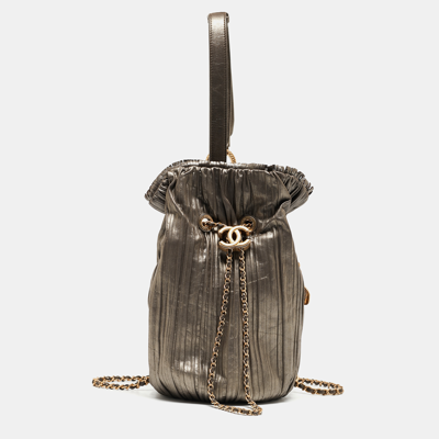 Pre-owned Chanel Gun Metal Leather Coco Pleats Backpack In Metallic