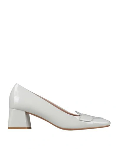 Shop Zinda Woman Loafers White Size 7 Leather