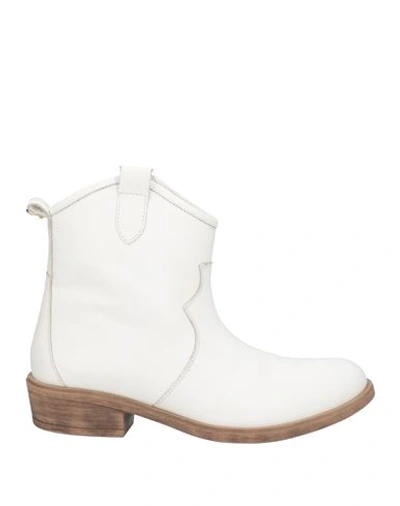 Shop Twinset Woman Ankle Boots White Size 10 Calfskin