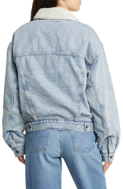 Levi's 90s Sherpa Trucker Jacket In Morning Sunlight