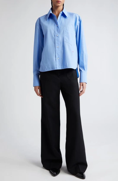 Shop Victoria Beckham Crop Organic Cotton Poplin Button-up Shirt In Oxford Blue