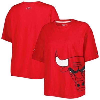 Shop Tommy Jeans Red Chicago Bulls Bianca T-shirt