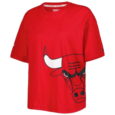 Shop Tommy Jeans Red Chicago Bulls Bianca T-shirt