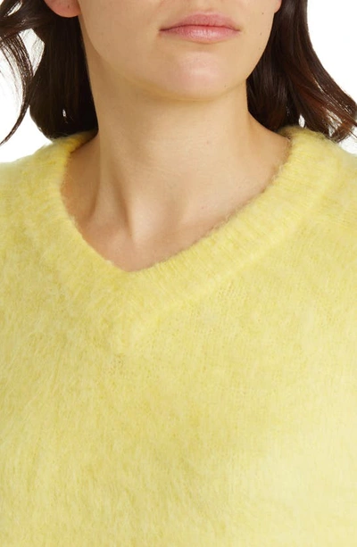 Madewell Brushed V-neck Sweater In Heather Lemon