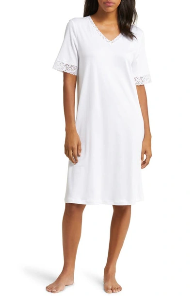 Hanro Moments Short Sleeve V-neck Cotton Nightgown In 101 - White