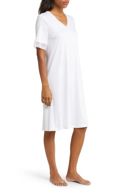 Hanro Moments Short Sleeve V-neck Cotton Nightgown In 101 - White