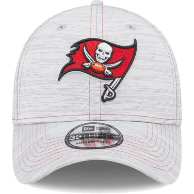 Shop New Era Gray Tampa Bay Buccaneers Speed 39thirty Flex Hat