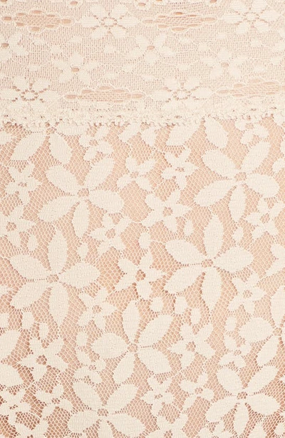 Wacoal Halo Lace Briefs In Naturally Nude