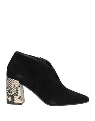 Shop Paolo Mattei Woman Ankle Boots Black Size 6 Soft Leather