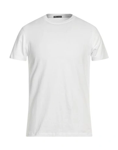 Shop Alessandro Dell'acqua Man T-shirt White Size L Cotton, Elastane