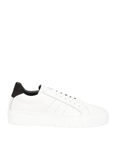 Shop Paul Pierce Man Sneakers White Size 11 Soft Leather