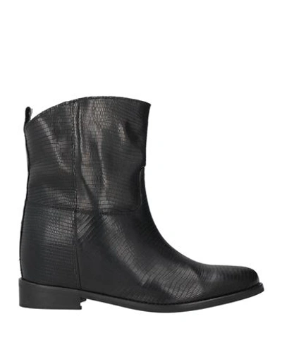 Shop Gisel Moire Gisél Moiré Woman Ankle Boots Black Size 6 Soft Leather