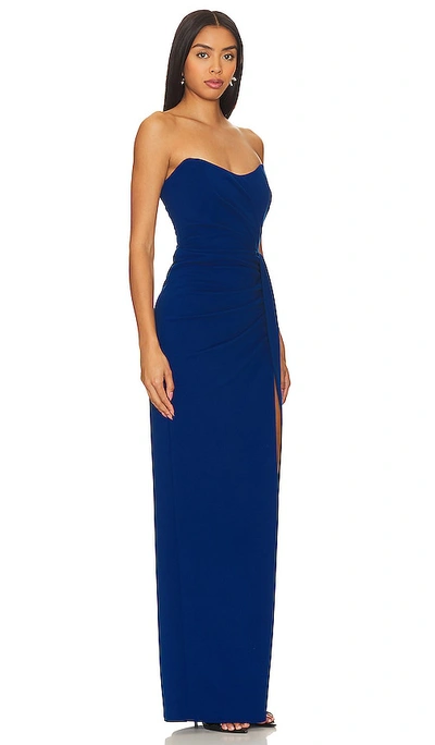 Katie May Pamela Gown In 海蓝