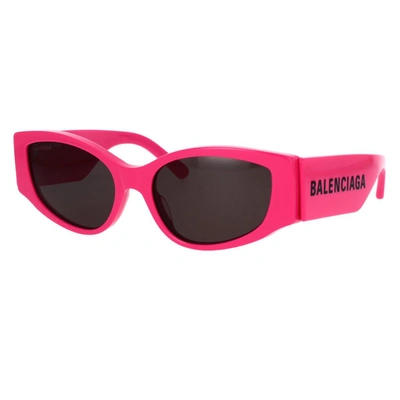 Balenciaga Logo-print Rectangle-frame Sunglasses In Fuchsia