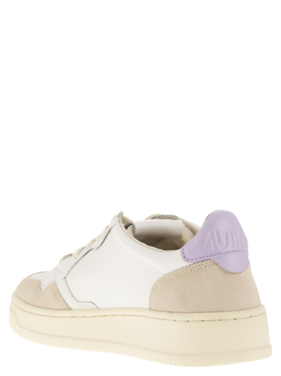 Autry 01 Sneakers In White Suede And Leather
