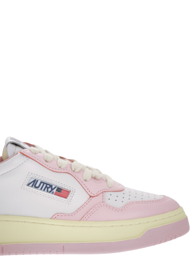 Autry Medalist Low Leather Sneakers