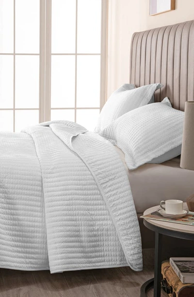 Woven & Weft Channel Stitch Quilt Set In White