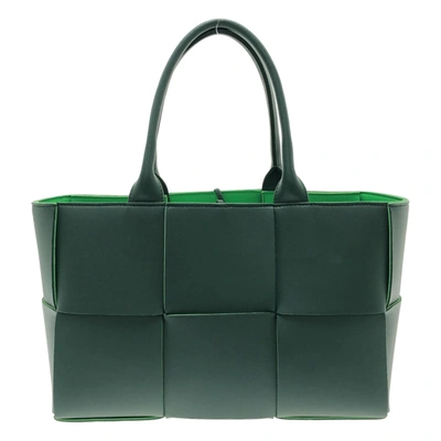 Shop Bottega Veneta Arco Green Leather Tote Bag ()