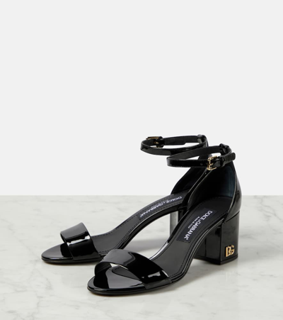 Dolce & Gabbana Dg-plaque Patent-leather Sandals In Black