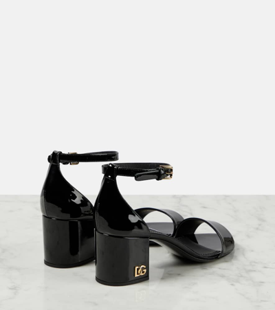 Dolce & Gabbana Dg-plaque Patent-leather Sandals In Black
