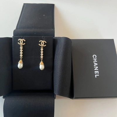 Pre-owned Chanel Gold-tone Metal Drop Earrings With Crystal
