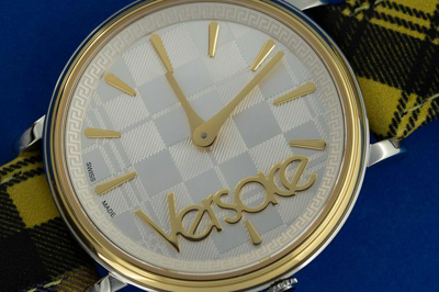 Pre-owned Versace $695  Women's V-circle Clans Edition Yellow Plaid Swiss Watch Ve8100118