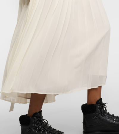 褶裥中长半身裙