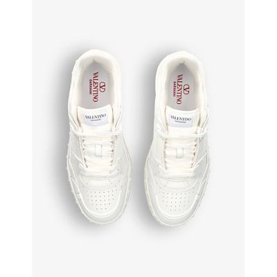 Valentino Garavani Freedots Low Top Sneakers In Black