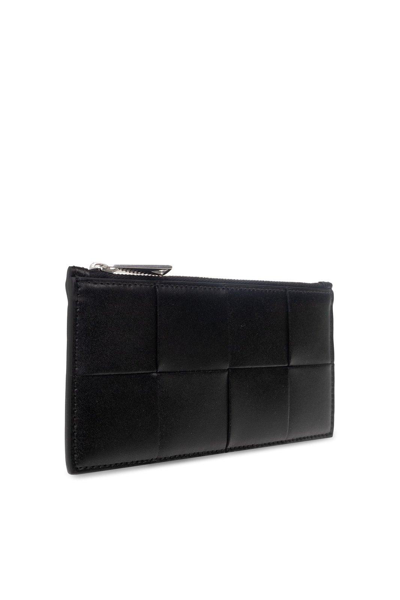 Shop Bottega Veneta Intrecciato Zipped Card Holder In Black