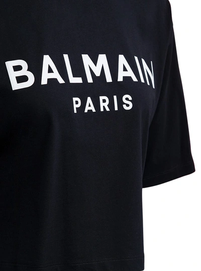 Shop Balmain Black Cropped T-shirt With Contrasting Logo Print In Cotton Woman