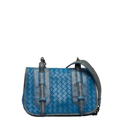 Shop Bottega Veneta -- Blue Leather Shoulder Bag ()