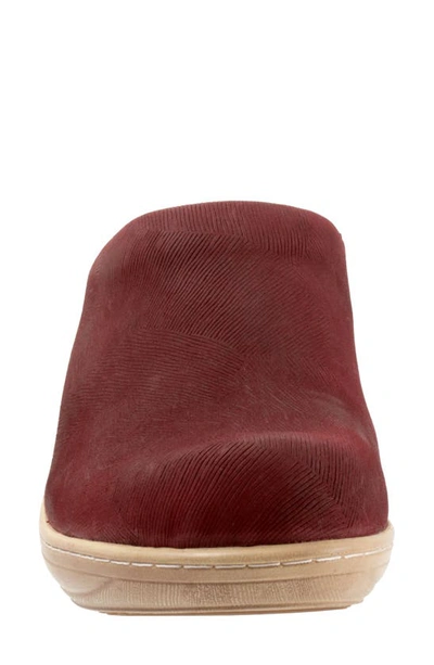 Softwalk Madison Clog In Rust Emboss