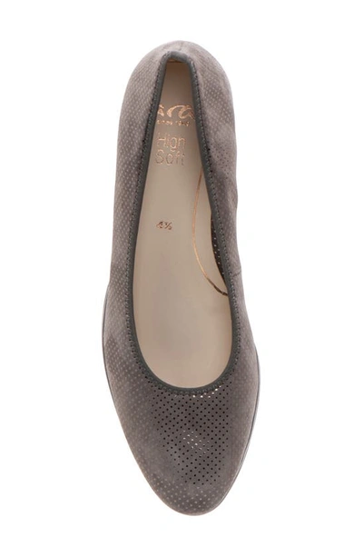 Ara Ophelia Pump In Street